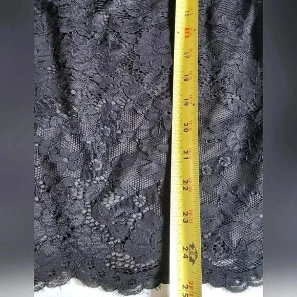 Rachel Parcell ruffle shoulder lace blouse size Medium New Black - Picture 10 of 15